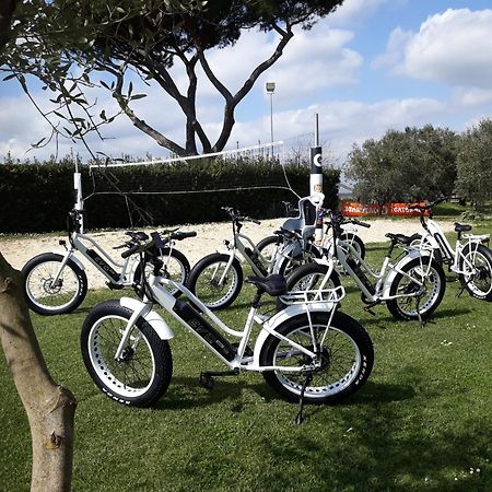 Bici Grill Decimo Miglio Aeroporto Ciampino Francigena Country House エクステリア 写真